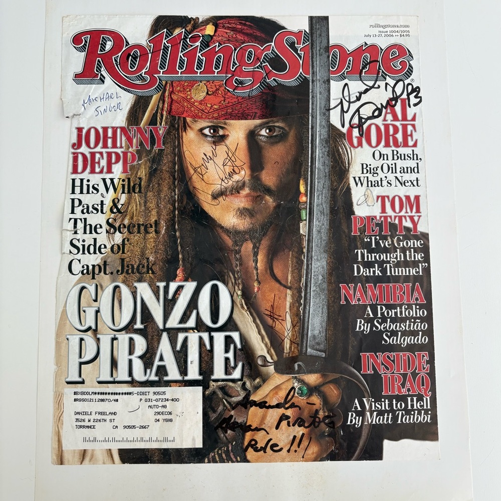 Autographed 2006 Rolling Stone Magazine w/ Johnny Depp Cover